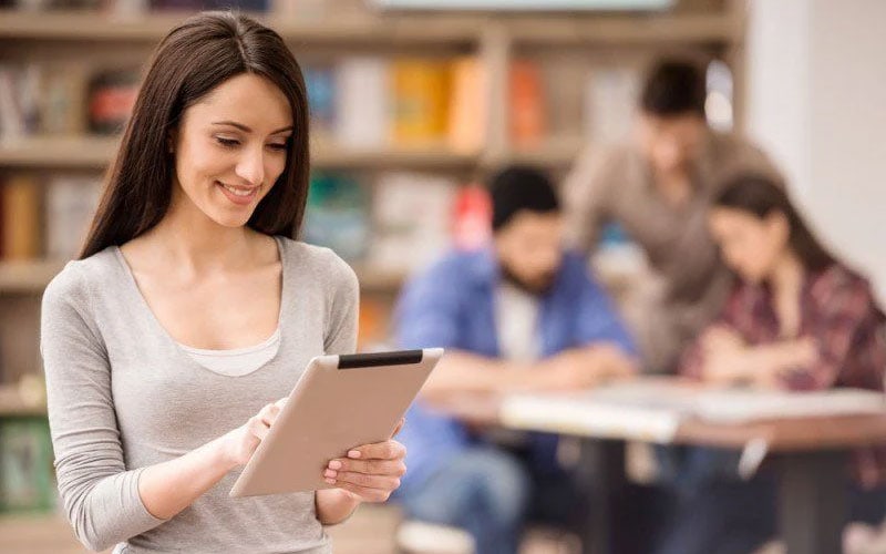 Why is self-paced learning becoming a preferred choice for many?